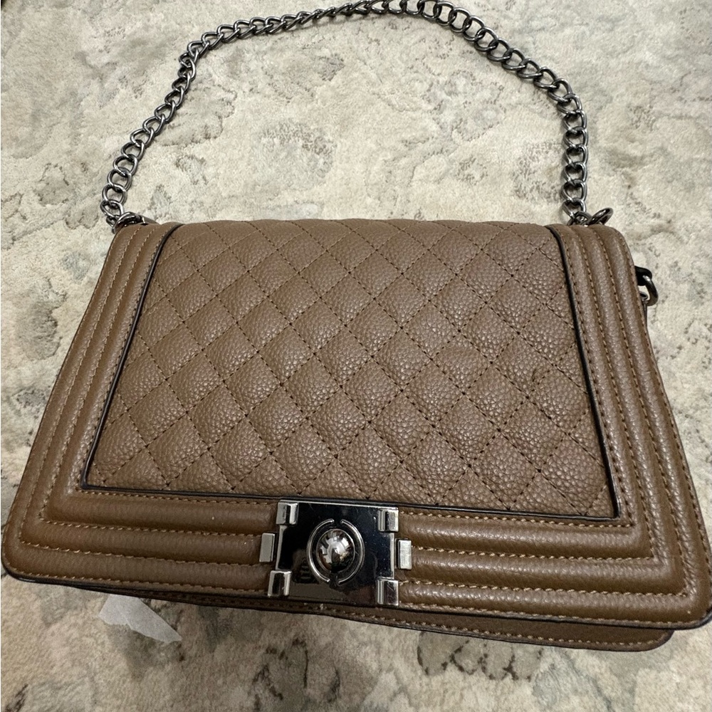 Elegant Brown Quilted Shoulder Bag with Chain Strap